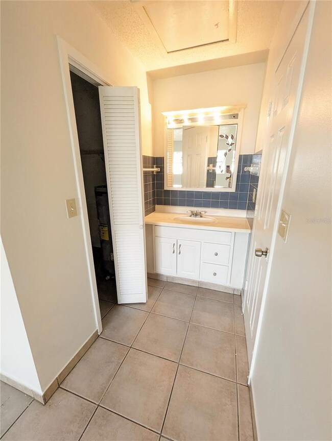 4520 68th St W unit B, Bradenton, FL 34210 - photo 7