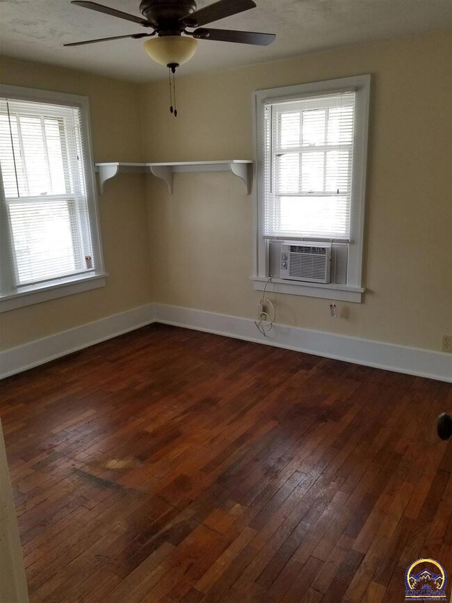 1237 SW High Ave, Topeka, KS 66604 - photo 6