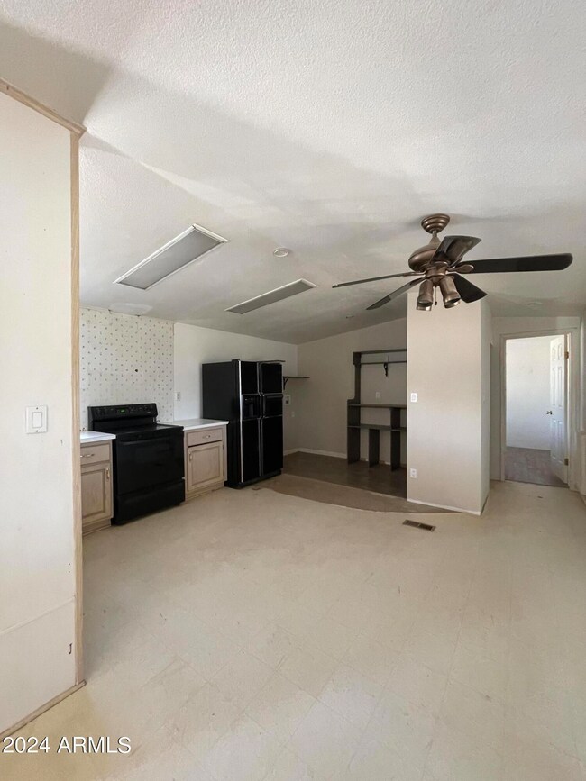 Kitchen/Laundry