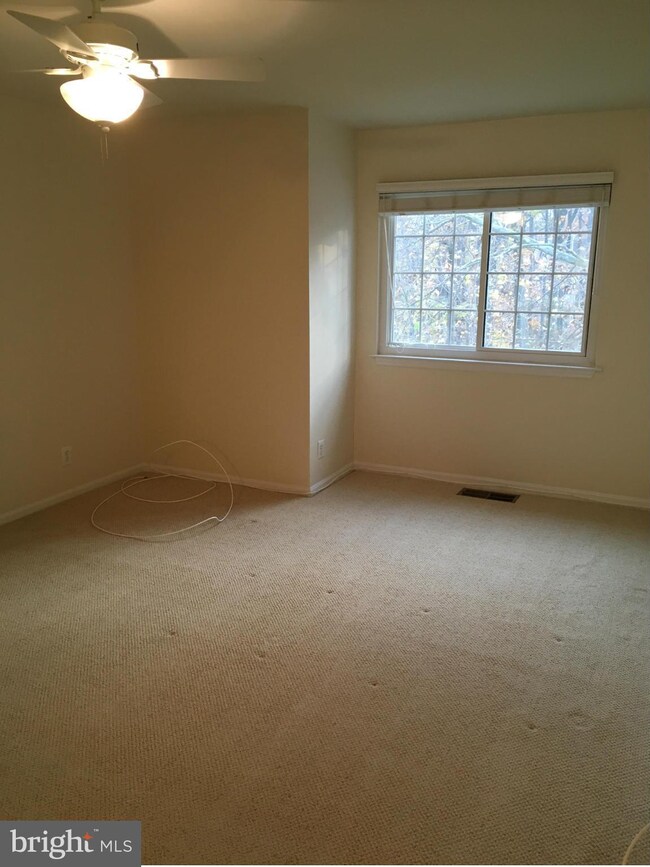 5814 Inman Park Cir unit 210, Rockville, MD 20852 - photo 5