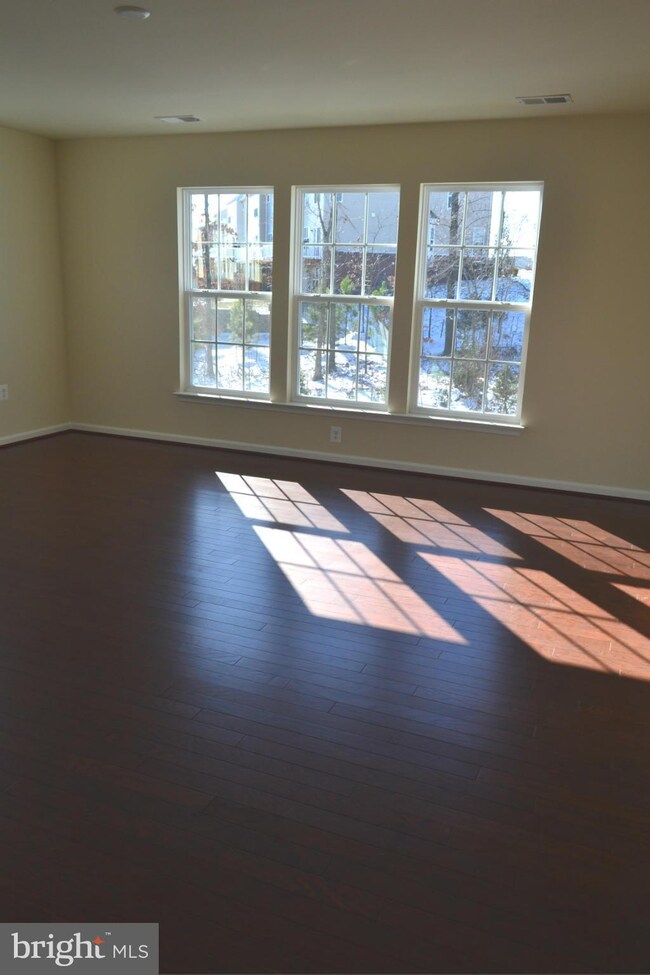 11863 Breeden Hall Ct, Bristow, VA 20136 - photo 5