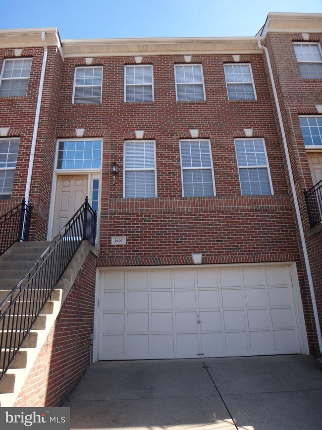 2607 Tarleton Corner Dr, Herndon, VA 20171 - photo 2
