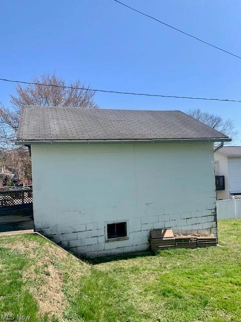 Detached Garage