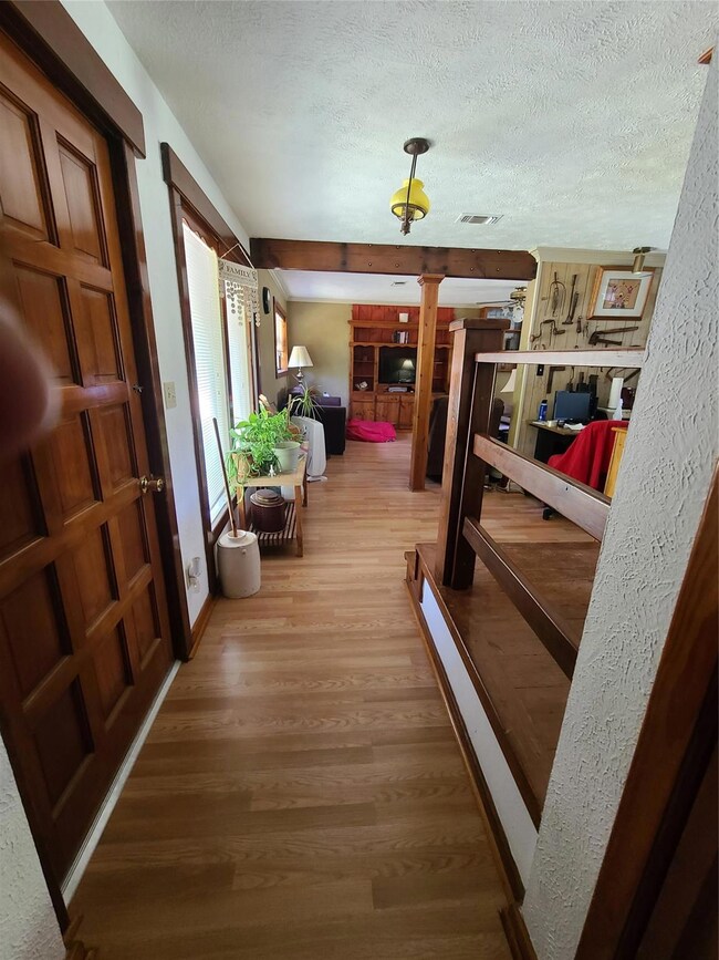 485 Lois Cir, Granbury, TX 76049 - photo 6