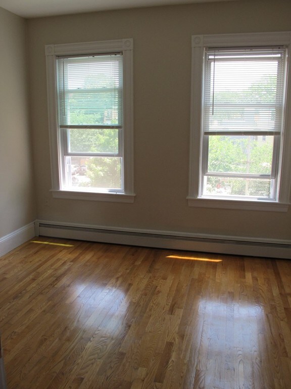 472 Windsor St unit 3L, Cambridge, MA 02141 - photo 3