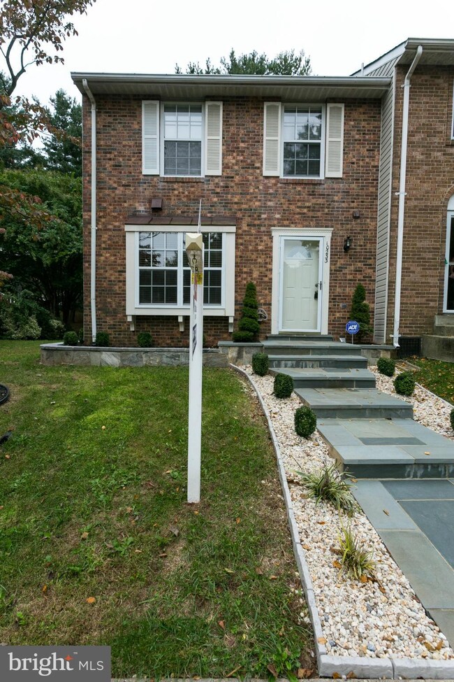 10233 Quiet Pond Terrace, Burke, VA 22015 - photo 2