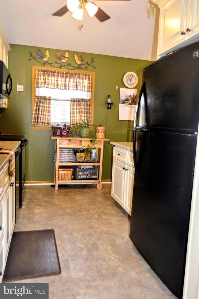 8652 Cheshire Ct, Jessup, MD 20794 - photo 3