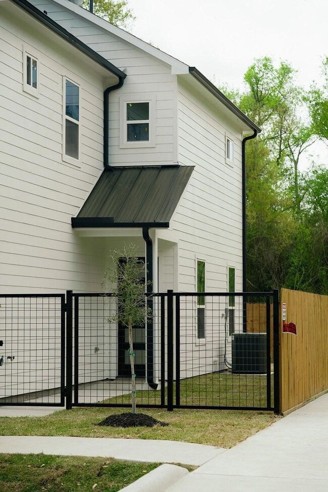 8508 West St, Houston, TX 77093 - photo 4