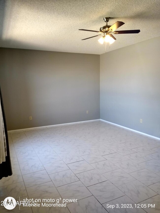 LIVING ROOM.1