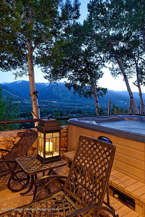 Deck & Hot Tub