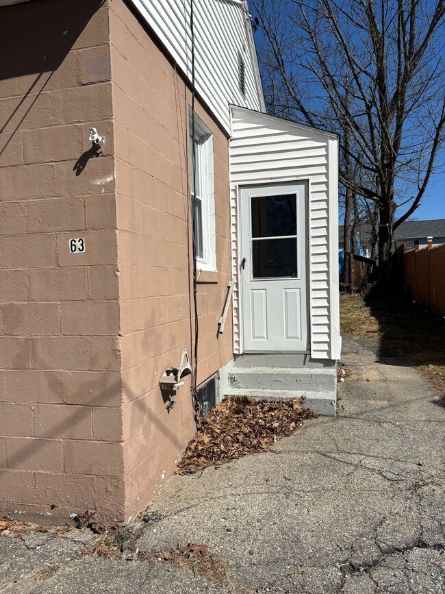 61 Gabrielle St, Manchester, NH 03103 - photo 4