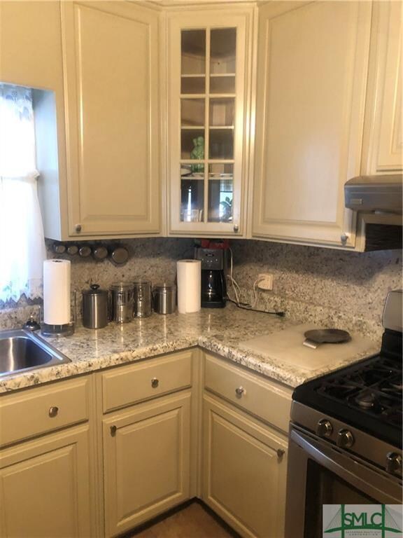 1605 E 36th St, Savannah, GA 31404 - photo 3