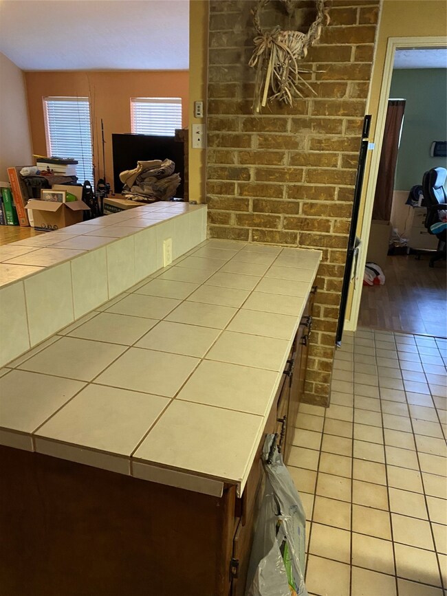 2852 County Road 936c, Alvin, TX 77511 - photo 2