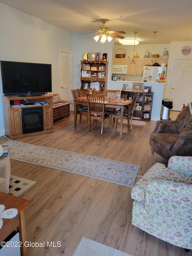 303 N Ridge Estate, Troy, NY 12182 - photo 2