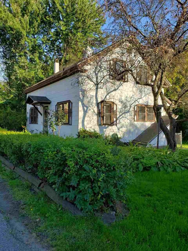 96 Summer St, Hartford, VT 05001 - photo 2