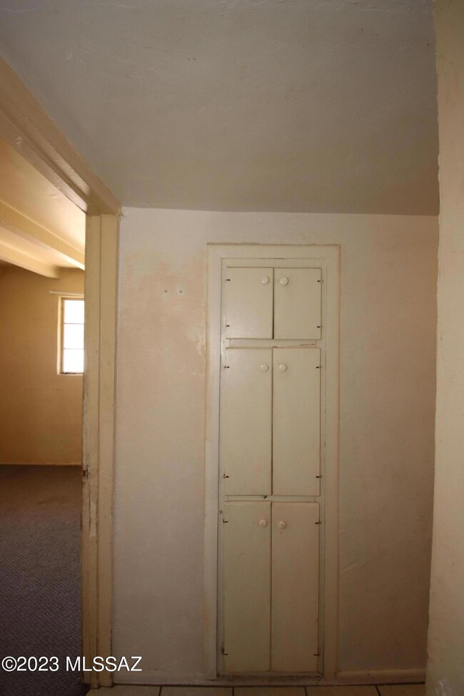 Hall storage