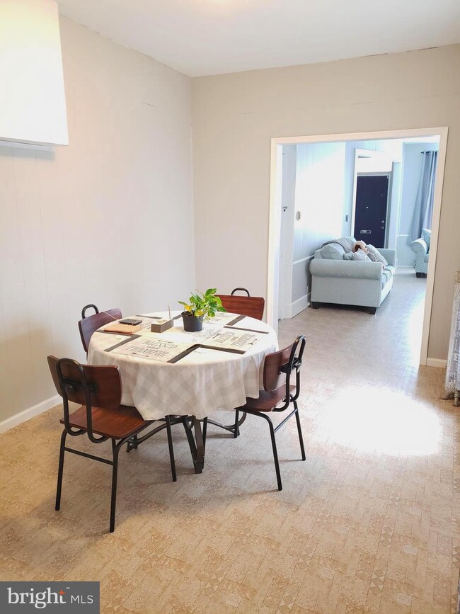 736 N 11th St, Reading, PA 19604 - photo 4