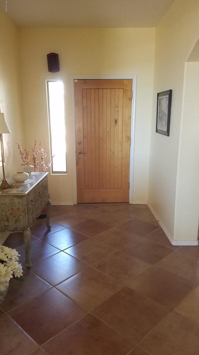 20181020_121426 entrance area in home