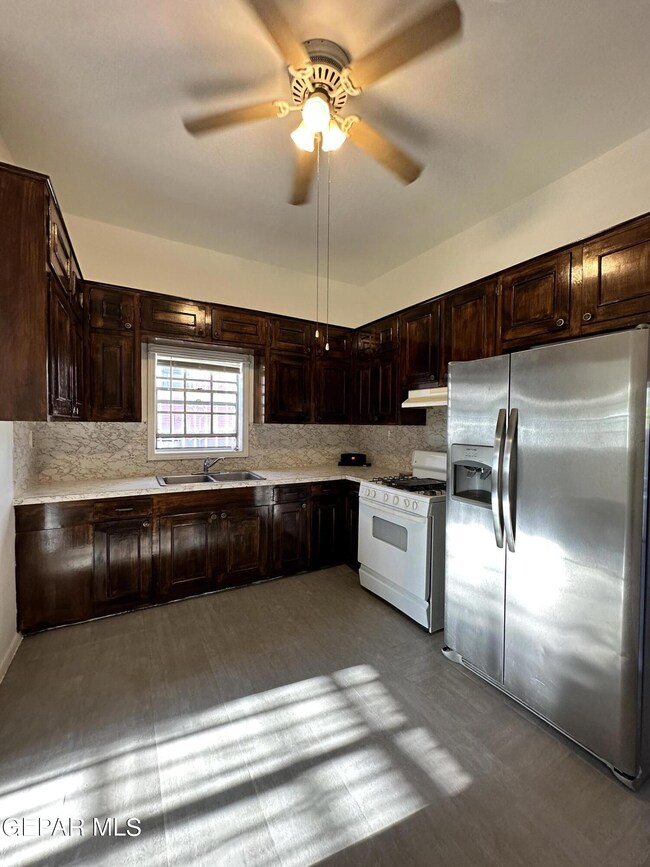 1906 Alabama St, El Paso, TX 79930 - photo 6