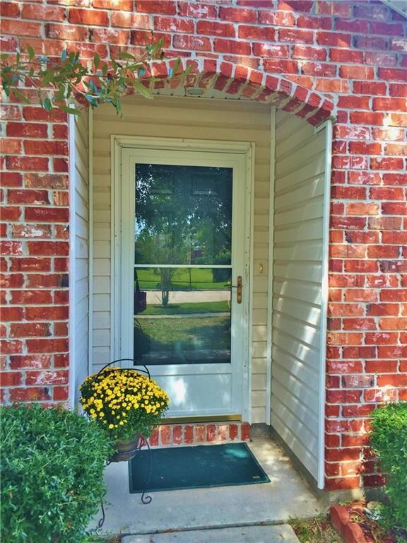 WELCOMING ENTRANCE