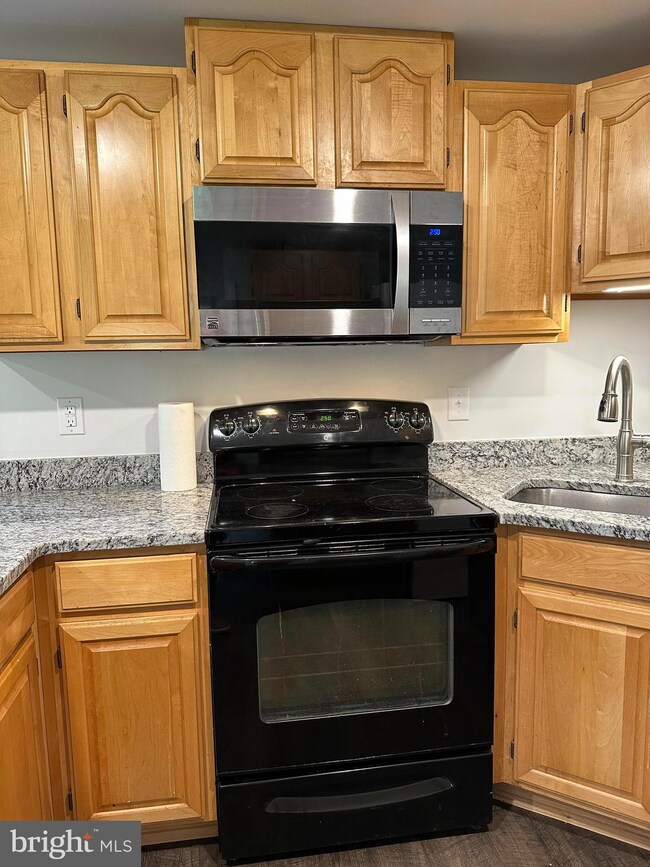 7898 Rogues Rd unit B, Catlett, VA 20119 - photo 7