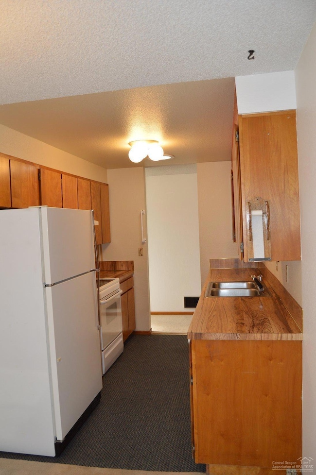 2524 SW 24th St, Redmond, OR 97756 - photo 6