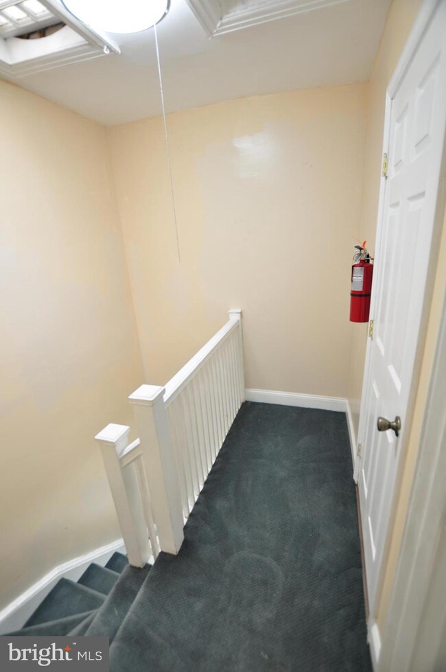 1904 Calvert St NW unit 3, Washington, DC 20009 - photo 5
