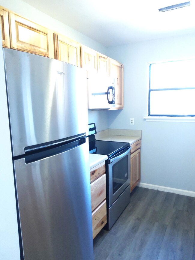 5205 Marseilles Dr unit B, North Charleston, SC 29418 - photo 7