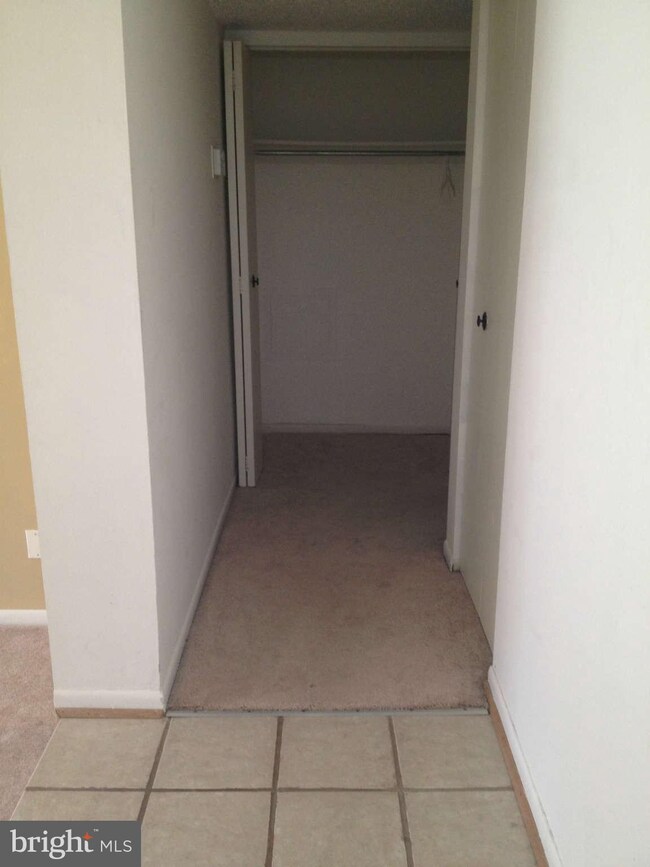 11839 Shire Ct unit 2, Reston, VA 20191 - photo 2