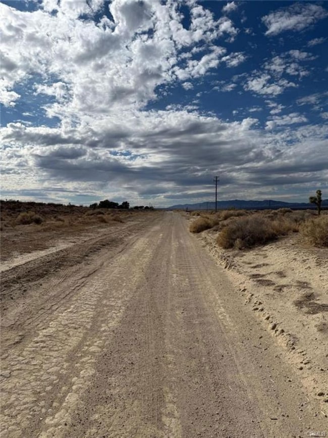 85 Th St W, Rosamond, CA 93560 - photo 4
