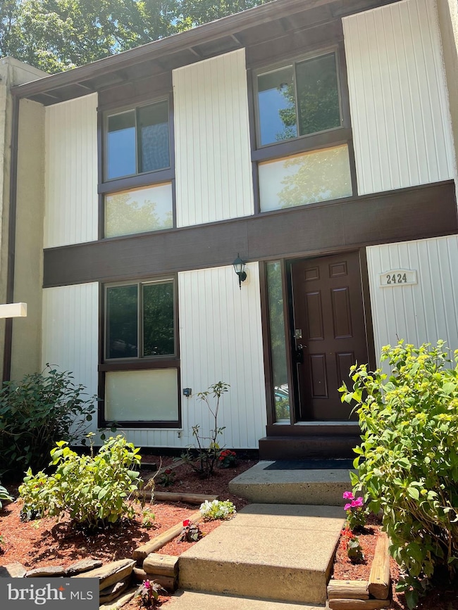 2424 Cloudcroft Square, Reston, VA 20191 - photo 7