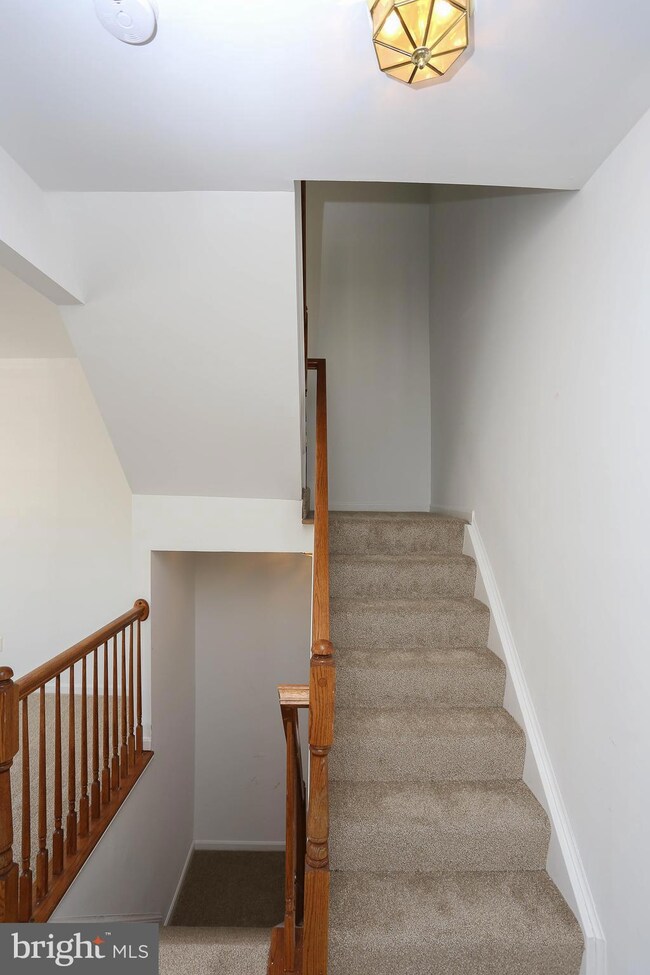 8731 Silent Ct, Odenton, MD 21113 - photo 7