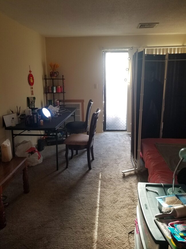 19 Blackstone Dr unit 21, Nashua, NH 03063 - photo 2