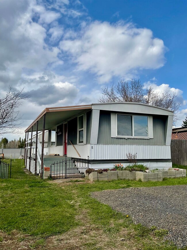 300 S Fir Ave unit 8, Deer Park, WA 99006 - photo 2