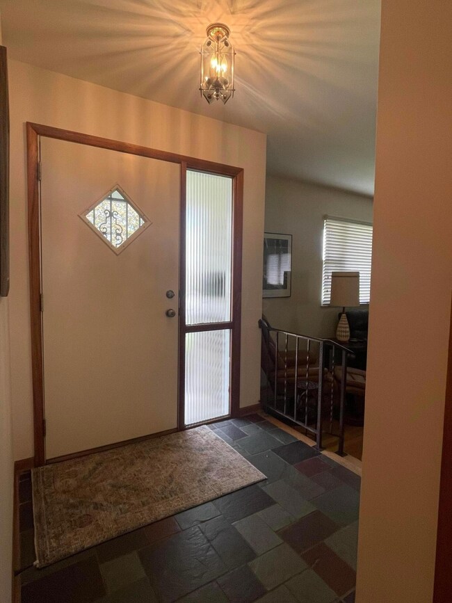 1033 Bronwyn Ave, Columbus, OH 43204 - photo 7