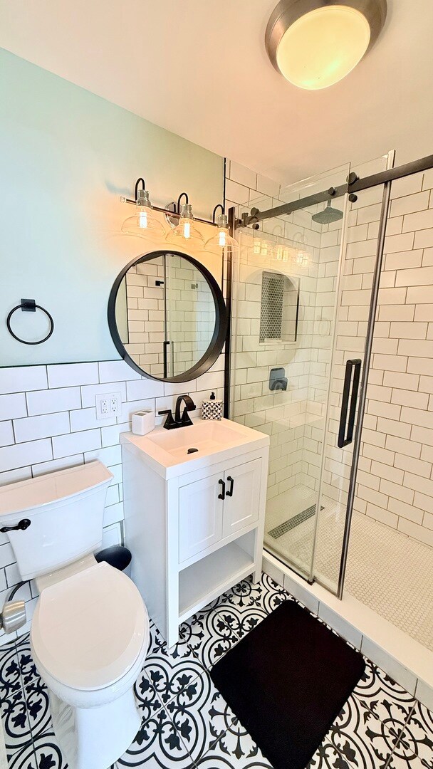 Shoreline Towers Condominiums unit 19V, Chicago, IL 60660 - photo 6