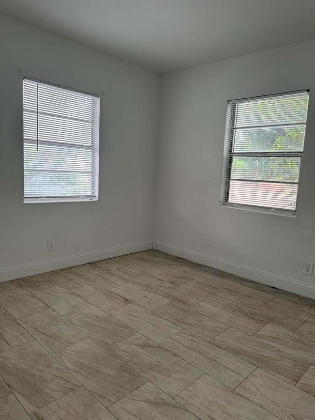 608 5th St unit 8, West Palm Beach, FL 33401 - photo 3