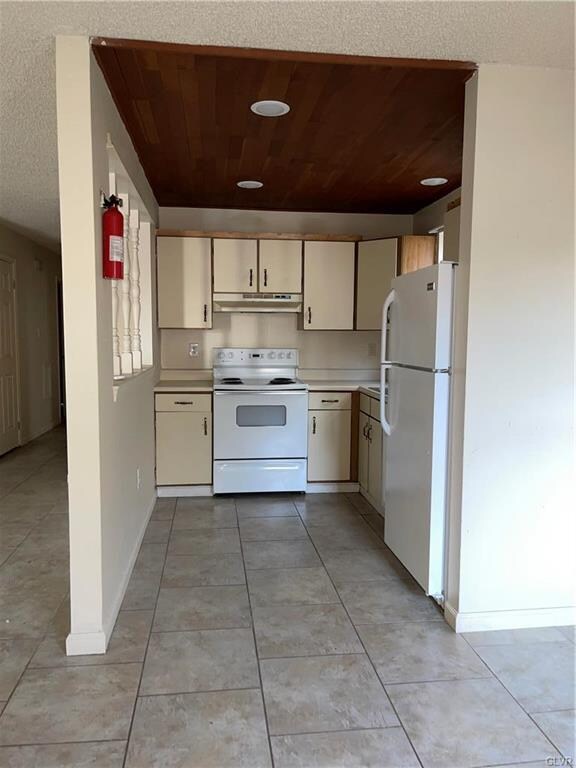 1320 S 10th St unit 2, Allentown, PA 18103 - photo 3