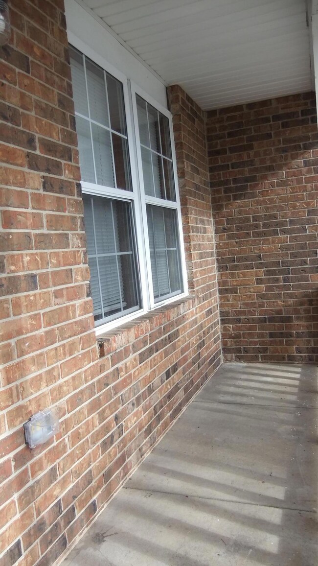 829 W Wollard St, Bolivar, MO 65613 - photo 3