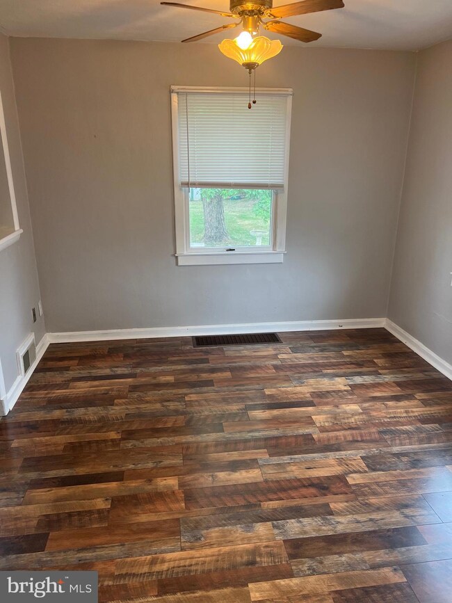 21693 Saratoga Dr, Lexington Park, MD 20653 - photo 3