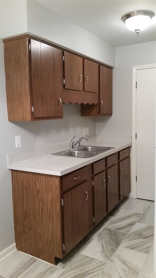 418 W Main St, Newburgh, IN 47630 - photo 3