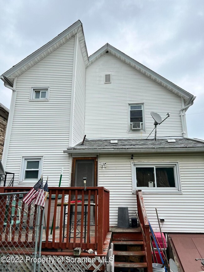 955 Johler Ave, Scranton, PA 18508 - photo 4