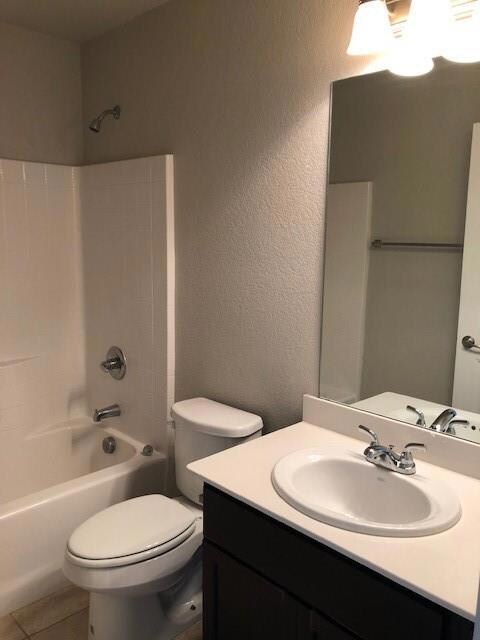 2800 Tenison Dr, Ennis, TX 75119 - photo 5