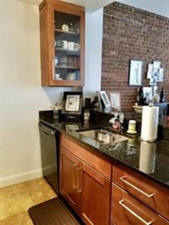142 Commercial St unit 305, Boston, MA 02109 - photo 4