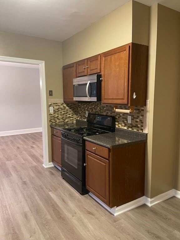 40 Florence St unit 2, Roslindale, MA 02131 - photo 2