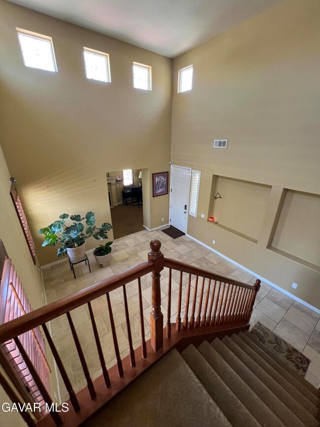 2812 Crocus Pl. living #4