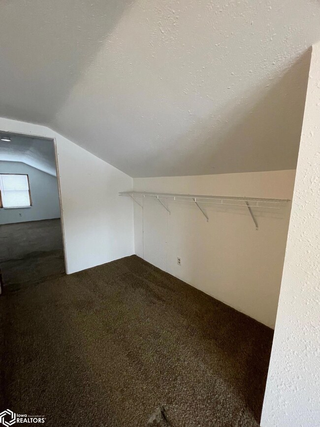 406 4th St, Deep River, IA 52222 - photo 7