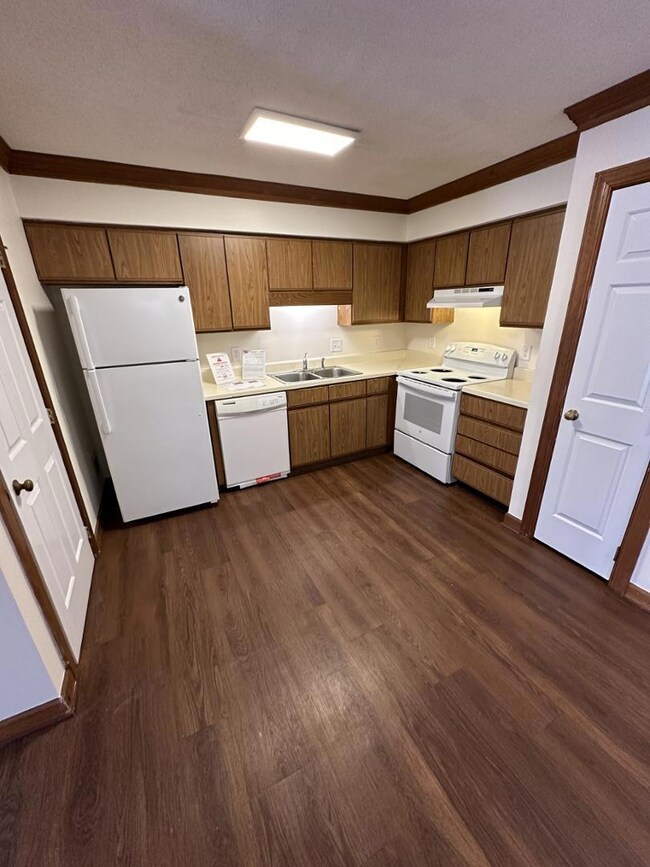 3521 Ivy Commons Dr unit 302, Raleigh, NC 27606 - photo 4