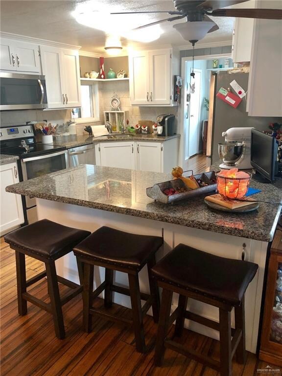 831 Santa Anna Dr, Alamo, TX 78516 - photo 5