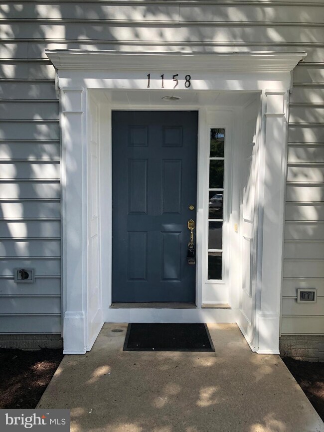 1158 Cypress Tree Place, Herndon, VA 20170 - photo 2